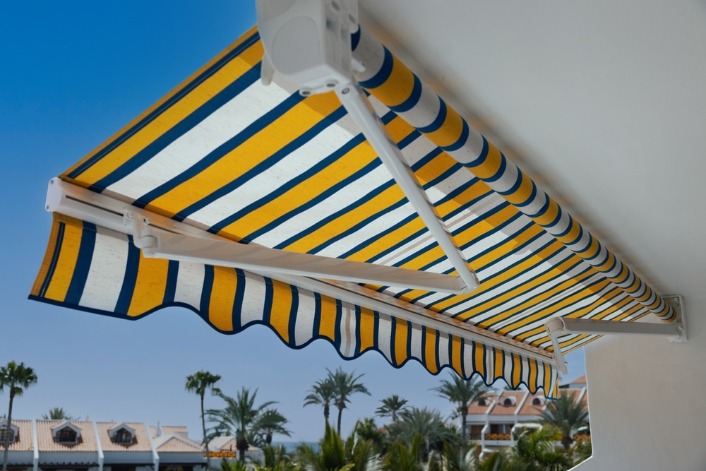 Retractable Manual Awning Above pool